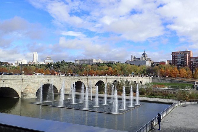Madrid Parks & Riverside Bike Tour - Meeting point at Bravo Bike: get set up fast and ride smart