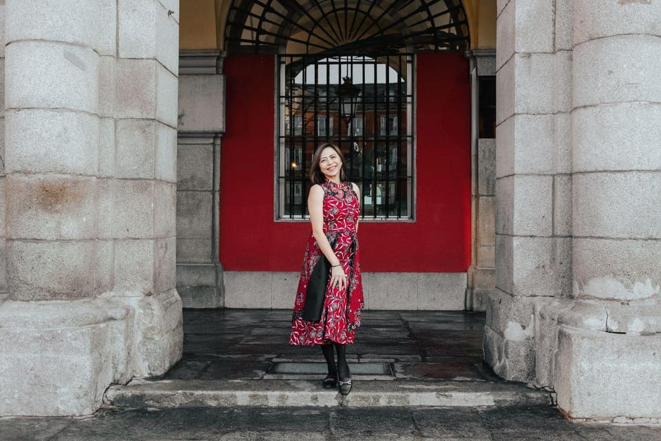 Madrid: Photoshoot in Plaza Mayor - Pricing and value: $77 per group up to 8