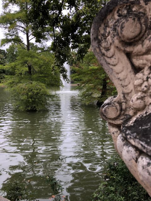 Madrid: Prado Avenue and Retiro Park Guided Walking Tour - Neptune Fountain to Museo del Prado: photo breaks with purpose