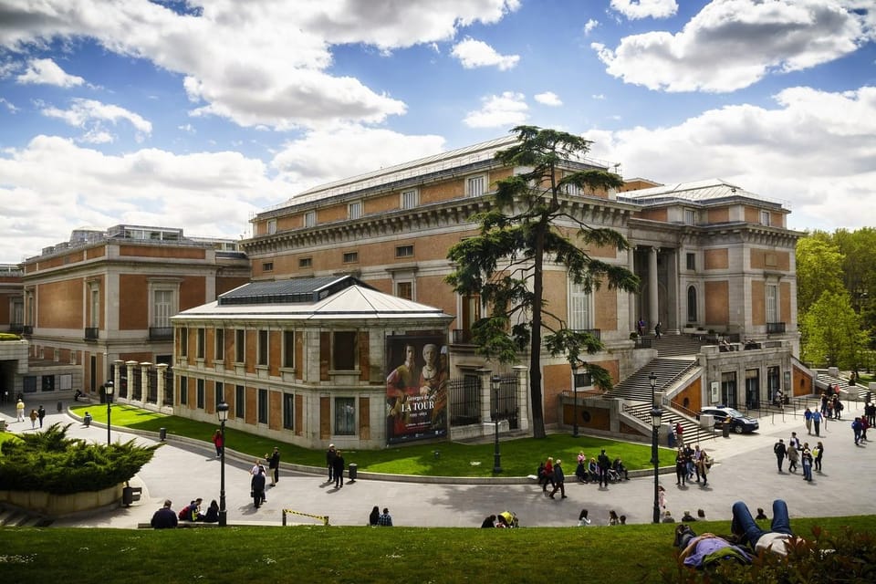 Madrid: Prado Museum Guided Tour with Skip-the-Line Ticket - Meeting at Fuente de Neptuno: finding your group fast