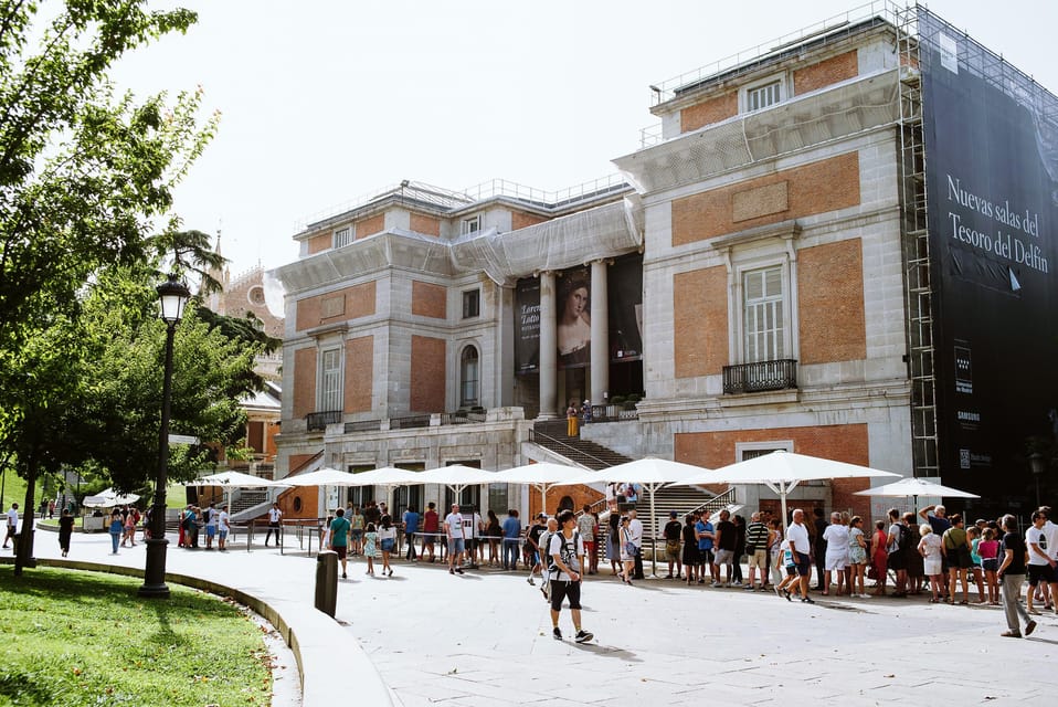 Madrid: Prado Museum & Lunch at World’s Oldest Restaurant - The underground tunnels and kitchen tour: why it’s worth time