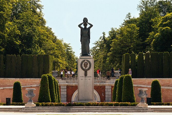 Madrid Prado Museum PRIVATE TOUR with Ticket & Guide Included - Getting Started at the Monument to Goya Entrance