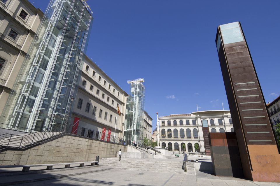 Madrid: Prado & Reina Sofía Museums Guided Tour - The 45-minute on-foot transfer: when timing matters more than distance