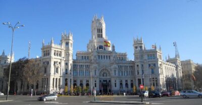 Madrid: Private 3-Hour Tour - How the guide tailors your 3-hour route (classics, Golden Age, or hip districts)