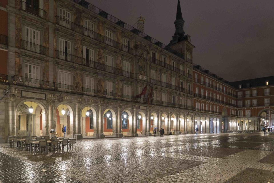 Madrid: Private 3-Hour Tour - Almudena Cathedral and the Royal Palace area: big sights without palace interior time
