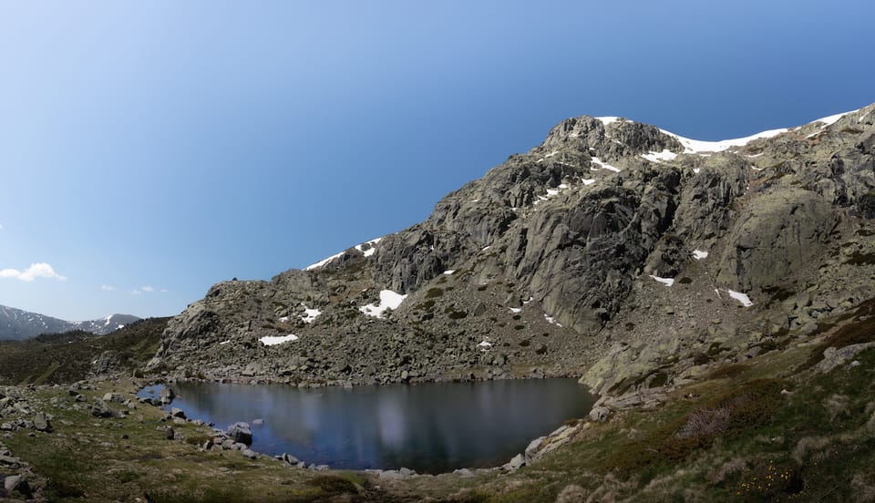 Madrid: Private Hiking Tour in La Pedriza NP with Transport - What to pack for Guadarrama comfort (and why)