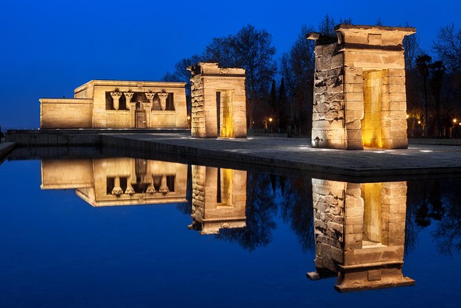 Madrid Private Night Walking Custom Tour with Tapa and a Drink - Puerta del Sol and the lesser-known center streets