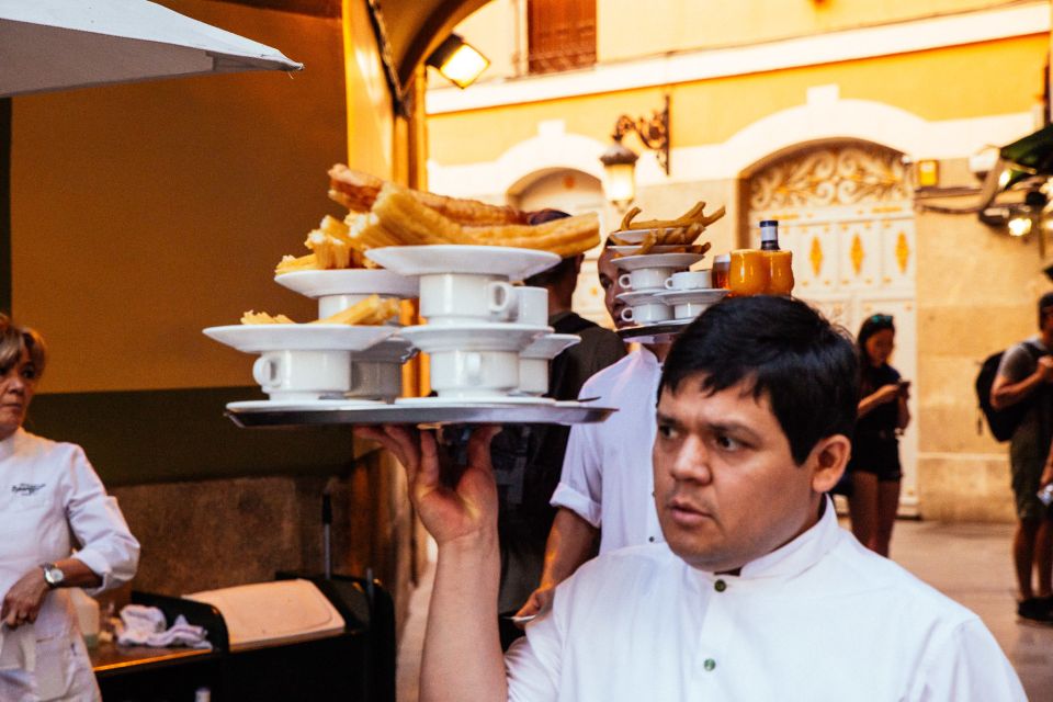 Madrid: Private Tour w/ Locals – Highlights and Hidden Gems - A local drink/tasting stop: the food advice you’ll remember