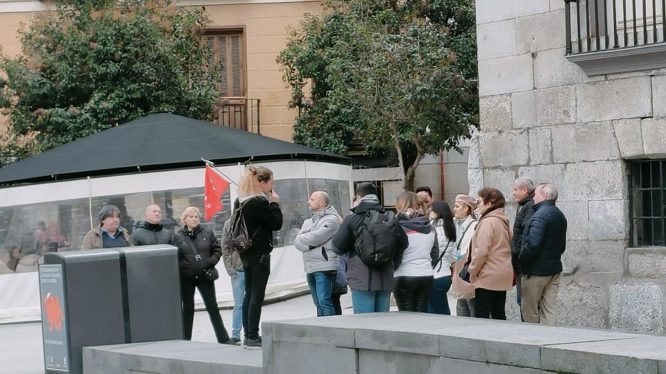 Madrid: Private Walking tour 2,5 hours or 5 hours - A private 2.5-hour walk that actually feels flexible