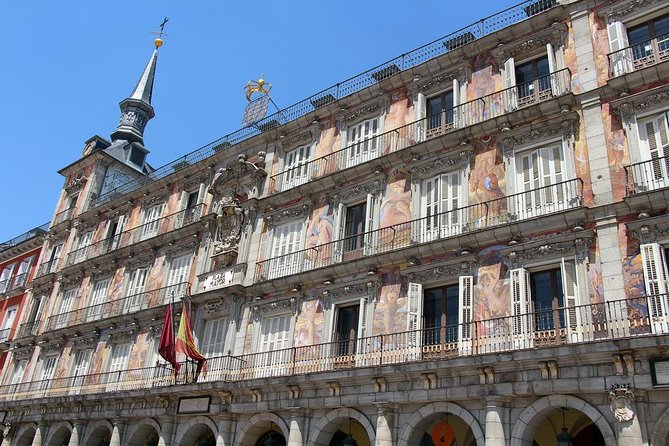Madrid Private Walking Tour: Very Best of City Center - Gran Vía: Transition From Old Madrid to the Street-Mood of Now