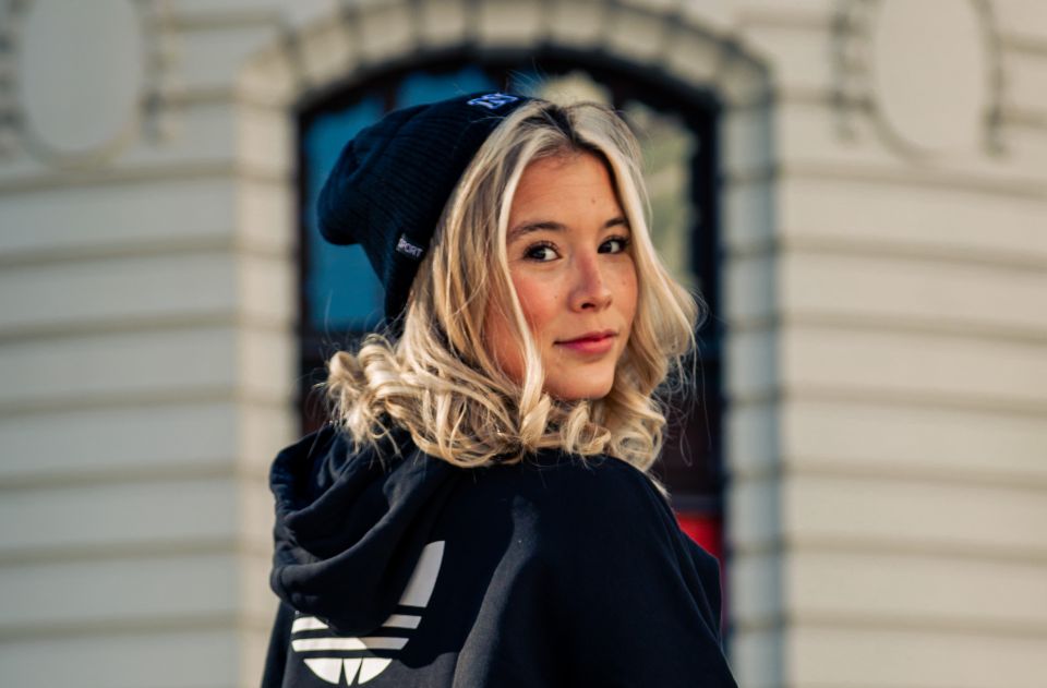 Madrid: Professional photoshoot at The Royal Palace - How the final photos work: 10, 25, or 50 edited high-res downloads