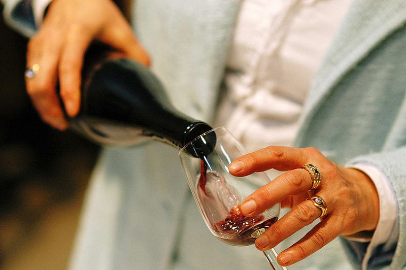 Madrid Region Wineries Guided Tour with Wine Tastings - Clay pots, Tempranillo, and caves where wine ages