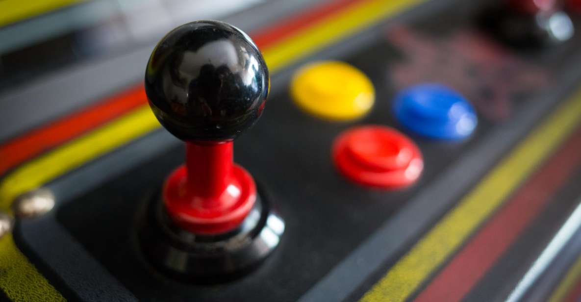 Madrid: Retro Escape Room "HEX Game" - Game Masters, English/Spanish, and how help works