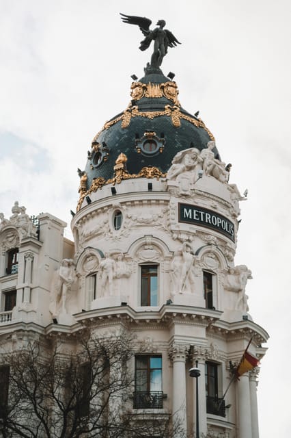 Madrid Retro Tour 120 min, old town, modern Madrid + surprise destination - A Ford T ride that makes Madrid feel manageable