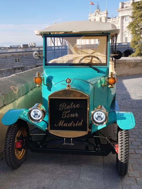 Madrid Retro Tour 120 min, old town, modern Madrid + surprise destination - Palacio, La Latina, Lavapiés, and Las Letras: four neighborhoods, one smart loop