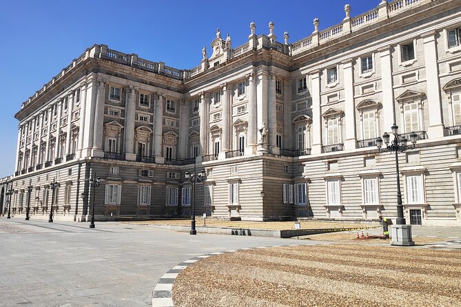 Madrid Royal Palace and Almudena Cathedral Guided Tour - Puerta del Sol, Calle del Arenal, and Plaza de Ópera: the quick orientation walk