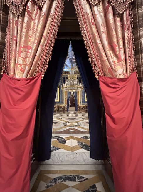 Madrid: Royal Palace Guided Shared Group Tour - Group size, pace, and what you might miss