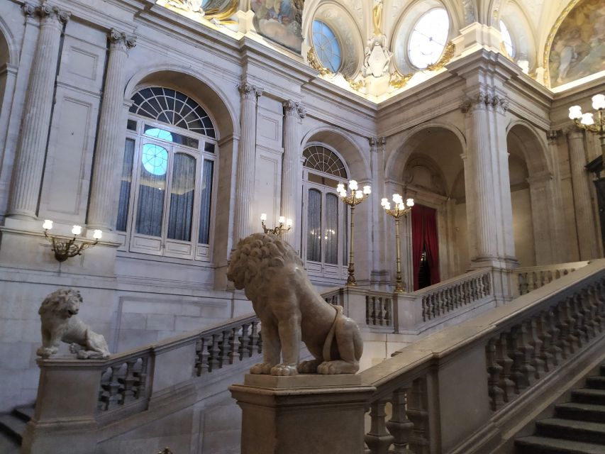 Madrid: Royal Palace Guided Shared Group Tour - How the skip-the-line works with headsets (and why it matters)