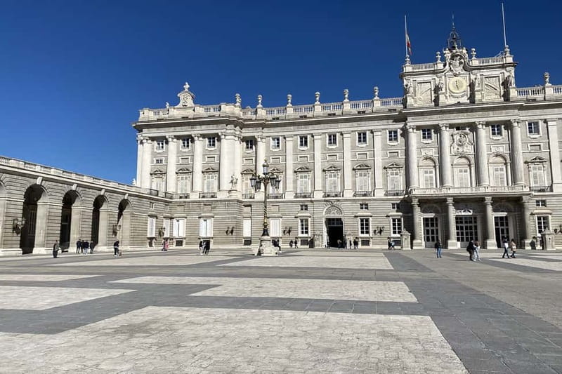 Madrid: Royal Palace Guided Tour Small Group or Private - Key points to know before you go