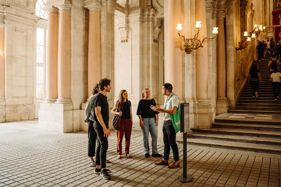 Madrid: Royal Palace, Prado Museum & Historic Center Tour - Barrio de las Letras: a fast stop with context