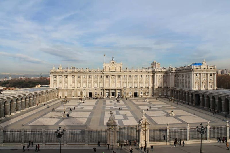 Madrid: Royal Palace Private Tour with Tickets - Key Things You’ll Notice on This Royal Palace Tour