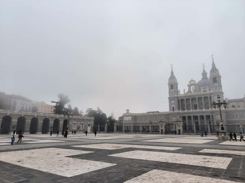Madrid: Royal Palace Private Tour with Tickets - Practical Rules You Need to Know Before You Go