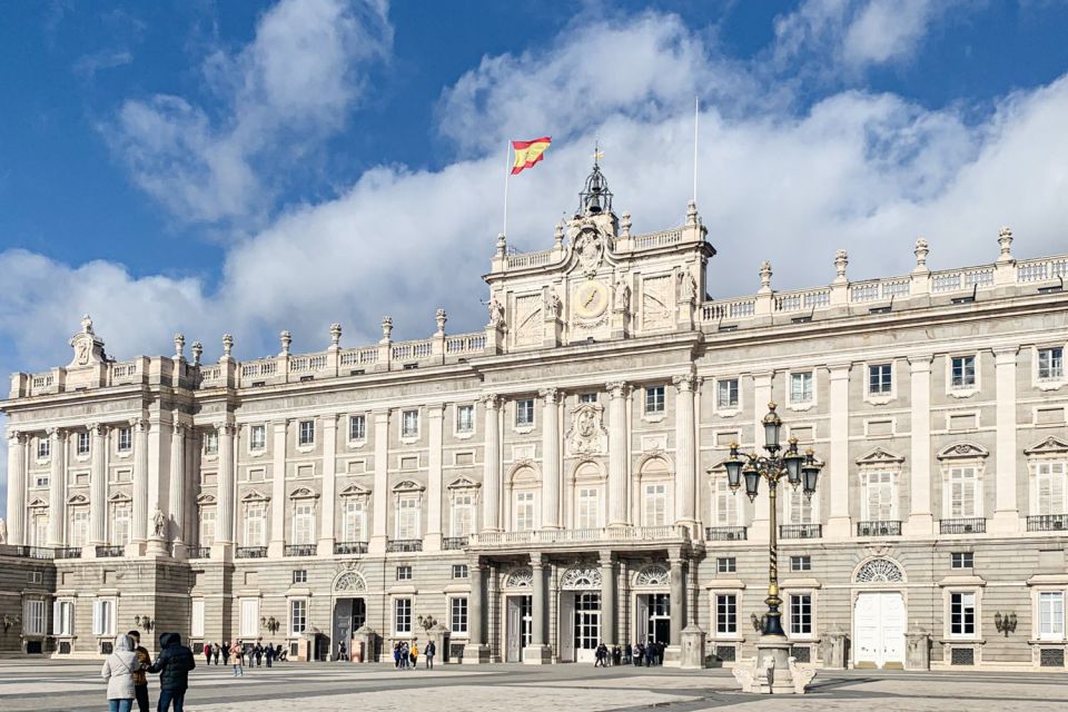 Madrid: Royal Palace Tour, Flamenco Show, & Tapas with Drink - Royal Palace skip-the-line: how the guide changes the visit