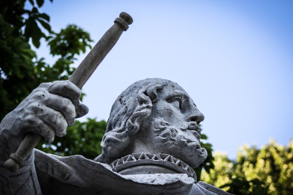 Madrid: Secrets of Retiro Park 2-Hour Walking Tour - Key highlights you’ll feel right away