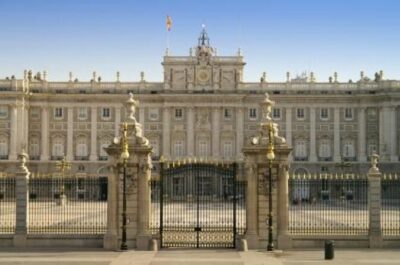 Madrid Segway Fun Tour: Old Town Highlights - Puerta del Sol: The Short Stop That Saves You Time