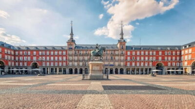 Madrid: Small-group historical walking tour - Meet at La Mariblanca and Start Where Madrid Moves