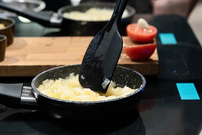 Madrid Spanish Omelet Cooking Class and Bottomless Wine brunch - Price and Value: Is $96.12 Fair for 1h45?