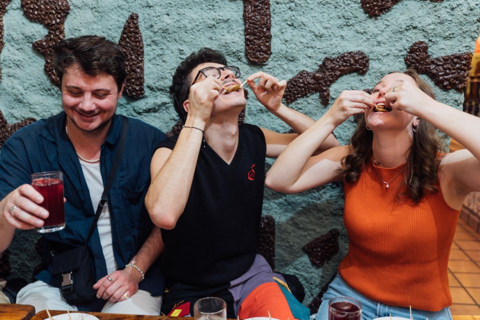 Madrid: Tapas Food Crawl with 6 Tapas and 4 Drinks - The Guide Experience: History Without Boredom