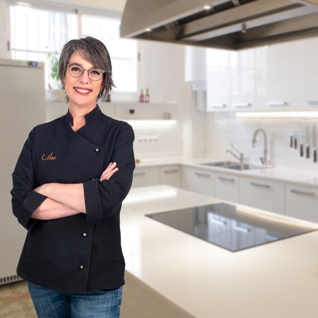 Madrid: Tapas & Paella Cooking Class with Expert Chef - Finding the Kitchen: A 2-Minute Metro Walk to Lóleo