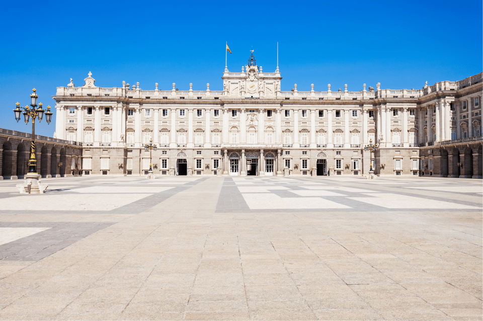 Madrid: The Royal Palace Skip-the-line Guided Tour - How the guide changes the experience (Aurora and the listening setup)