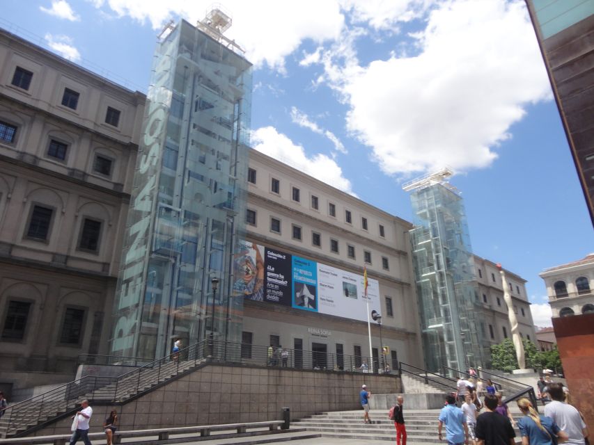 Madrid: Thyssen-Bornemisza & Reina Sofia Private Tour - Your Arrival: Meeting at the Museum Hall