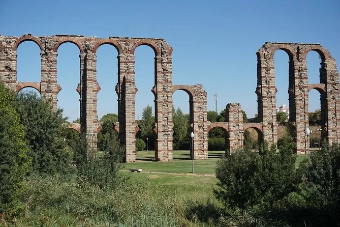 Madrid to Lisbon day trip up to 2 stops (Toledo and Merida) - The Porto and fado clues: double-check your exact departure