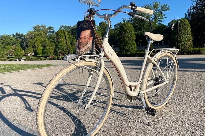 Madrid : Vintage Bikes Rentals with Old Map - What Those 12 Spots Actually Add Up To