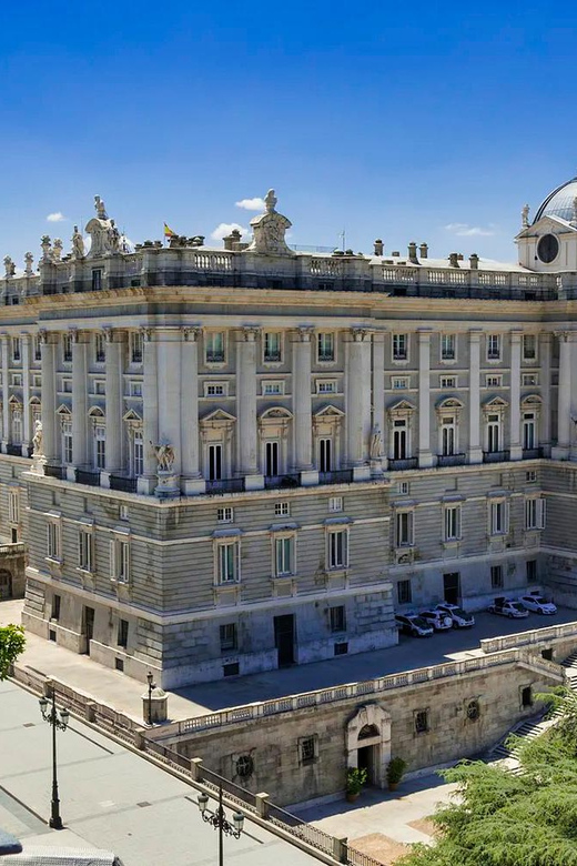 Madrid: VIP Prado Museum & city highlights with Hotel pickup - Mercado San Miguel to Plaza Mayor: from sights to snacks