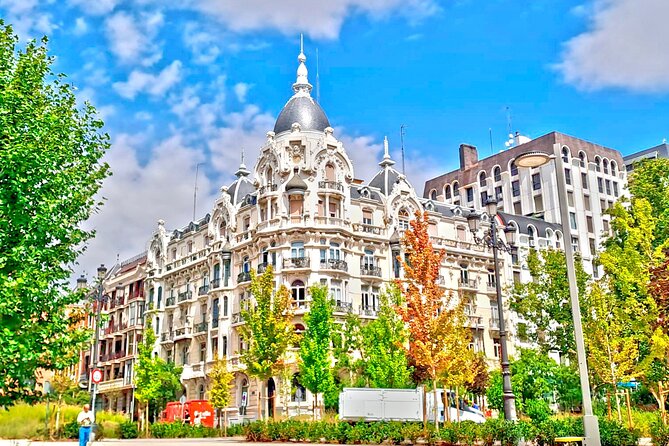 Madrid: VIP Royal Palace & Cathedral with tickets & hotel pickup - Who should book this tour (and who should rethink it)
