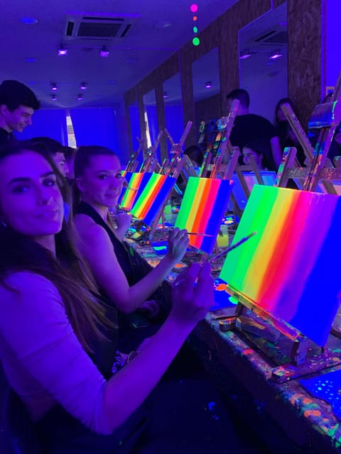 Madrid: Wine Gogh Glow Academy Paint and Sip Classes - Wine Pairing at the Easel: What Makes It Feel Like More Than a Craft