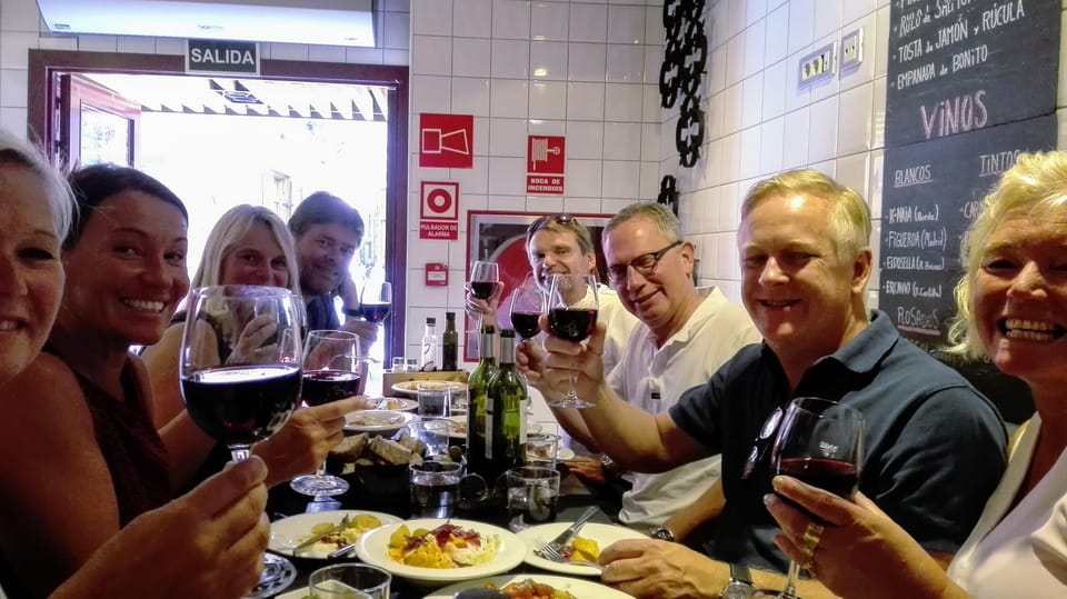 Madrid: Wine & Tapas Lunch tour - Meeting at Plaza de Isabel II and getting your walk right