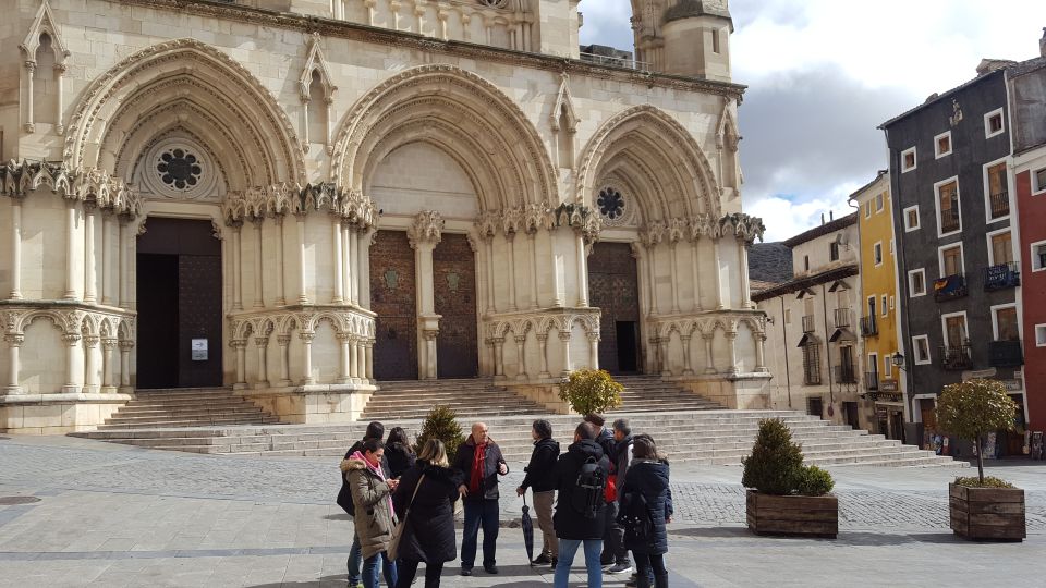 Madrid:Full Day Trip to Cuenca, Cathedral and Hanging Houses - Plaza Mayor free time: a realistic lunch window (with smart planning)