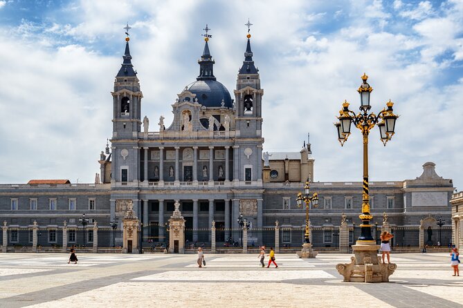 Madrid’s History, Bites & Sips – An Intimate Tour Since 2018 - Plaza de la Villa and the Spanish Armada Thread