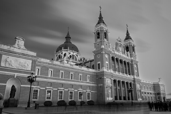Madrid’s History, Bites & Sips – An Intimate Tour Since 2018 - Plaza de la Cruz Verde and the Spanish Inquisition Explained in Plain Terms