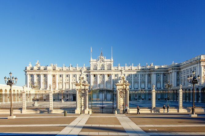 Madrid’s History, Bites & Sips – An Intimate Tour Since 2018 - Segovia Viaduct and La Latina: When Madrid’s Crossroads Show Up in Concrete
