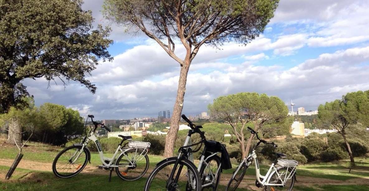 Madrid’s River Side & Casa de Campo Electric Bike Tour - San Vicente Hill, Royal Palace Views, and the Bridge-Fan Moment