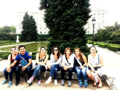 Mysteries & Tapas Tour in Madrid + Pub Crawl - The 3-hour mystery walk: lovers, criminals, and kings on foot