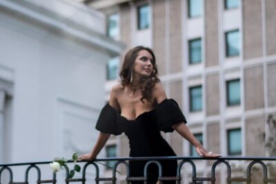 Photoshoot in Madrid - Plaza de España Start: Getting Ready Without Overthinking It