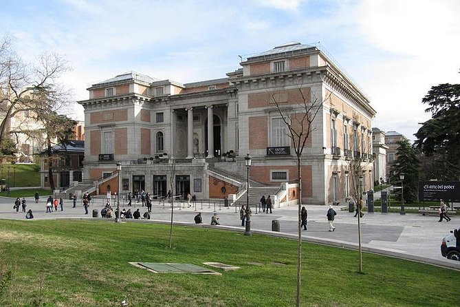 Prado Museum Guided Tour and Optional Reina Sofia - Hearing the guide: radio headsets and small-group dynamics