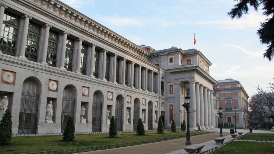 Prado Museum VIP tour with an art Expert, tickets included - Goya’s masterpieces and the Black Paintings mood shift